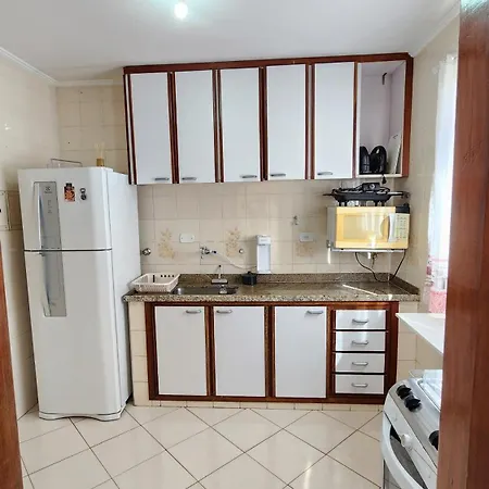 Apartamento Praia Grande Ubatuba 100 metros da praia ótima localização-2